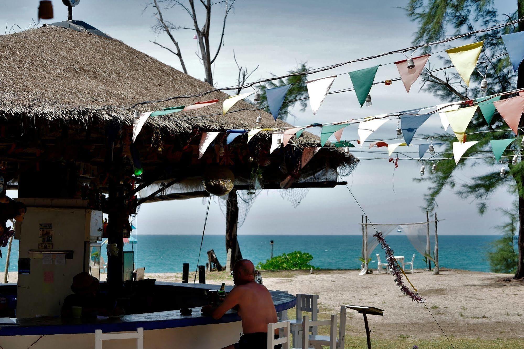 Micky Monkey Beach Hotel Phuket Maikhao Thailand Mai Khao Dış mekan fotoğraf